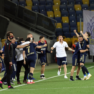 Zirveye bu puanlarla tutundu!