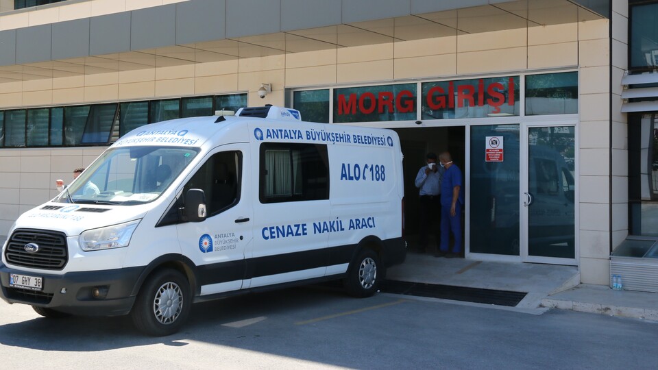 Tartıştığı kocasını bıçakla öldürdü!