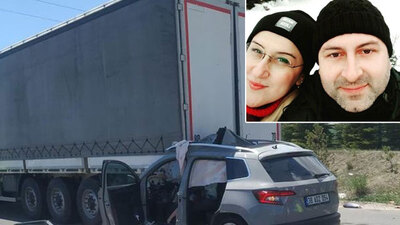 TIR'a arkadan çarptı! Bir aile yok oldu!