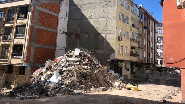 Zeytinburnu'nda riskli bina yıkılacak