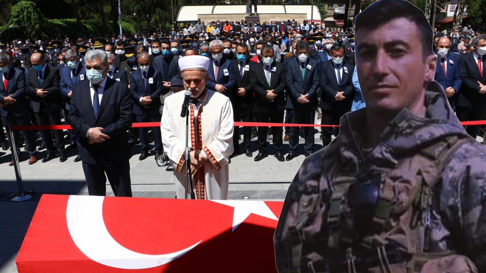 Hakkari şehidine gözyaşlarıyla veda