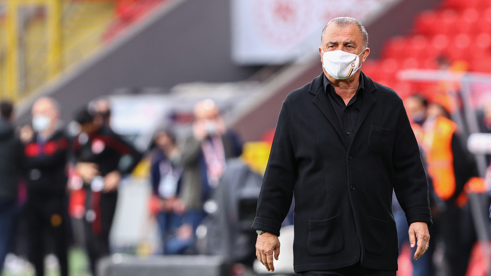 Baştan sona hücum!