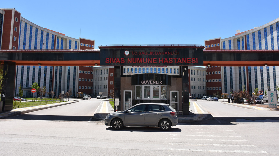 Korona hayattan kopardı, bebeği sezaryenle alındı