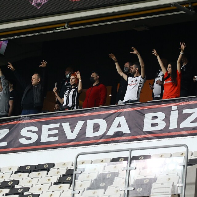 Vodafone Park'ta localar doldu