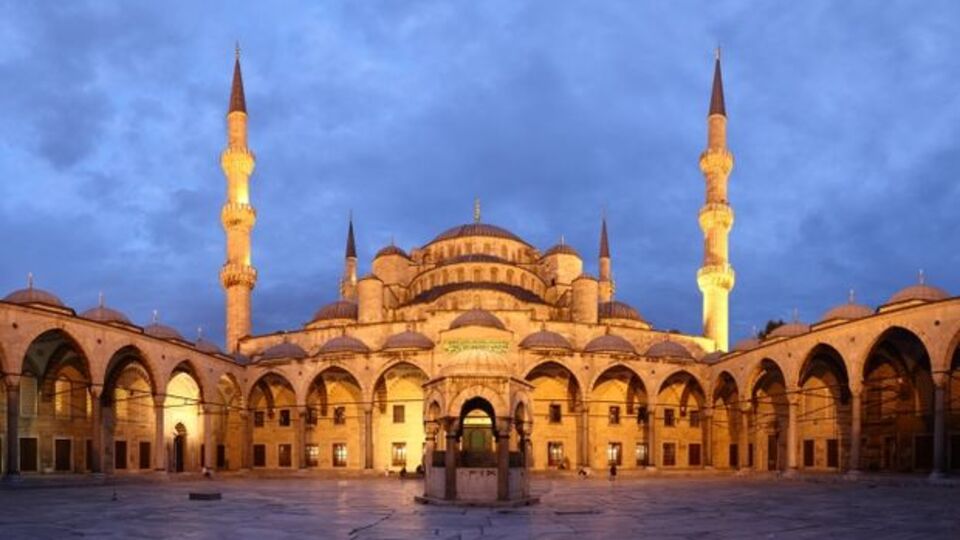 Arefe günü resmi tatil mi?