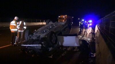 Beton bariyere çarpan otomobil takla attı: 1 ölü