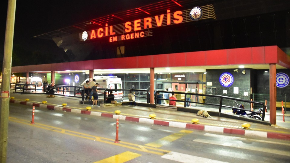 Yanlış cenaze soruşturmasında polise saldırı girişimi!