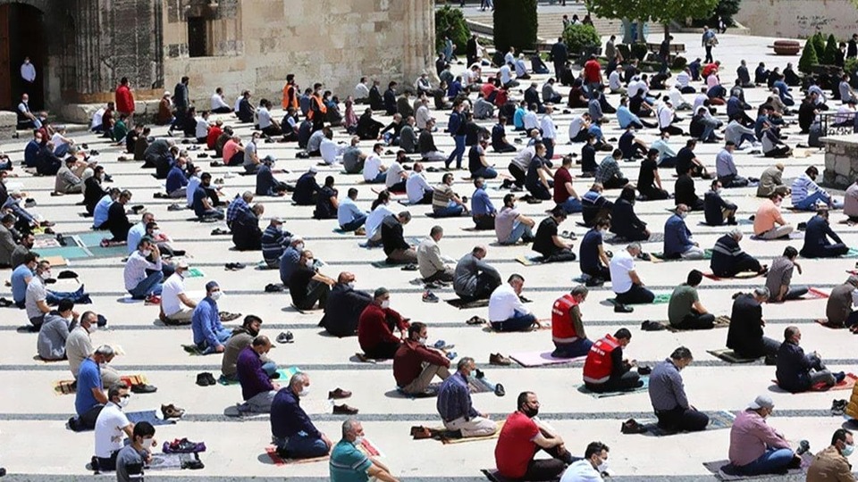 Ankara Cuma namazı saat kaçta?
