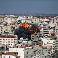 İsrail'in saldırılarında Gazze'de onlarca bina yıkıldı