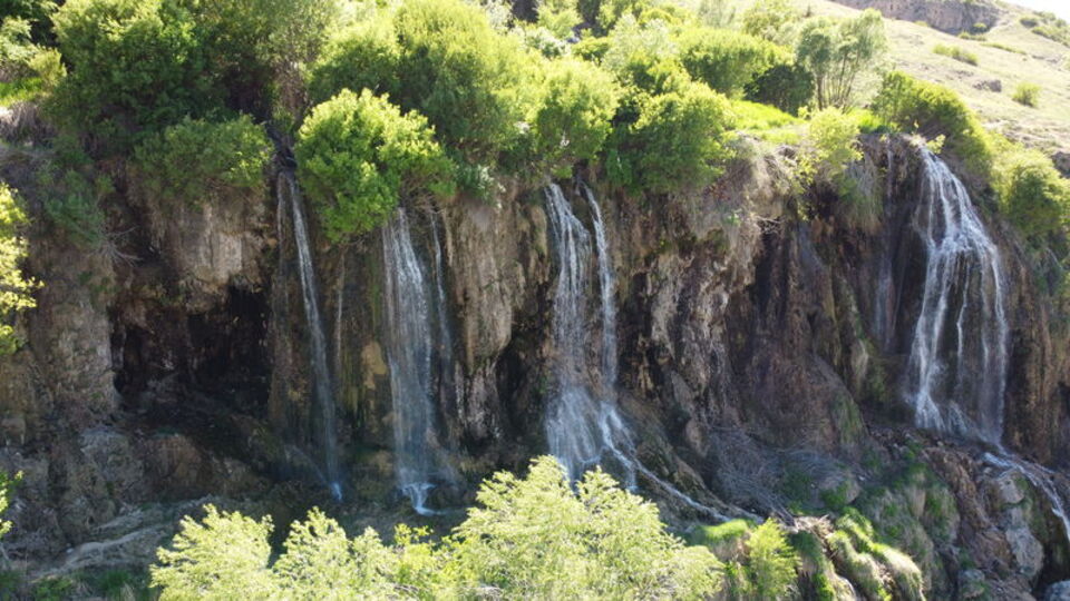 Zengin bitki örtüsü ve temiz havasıyla huzur veriyor