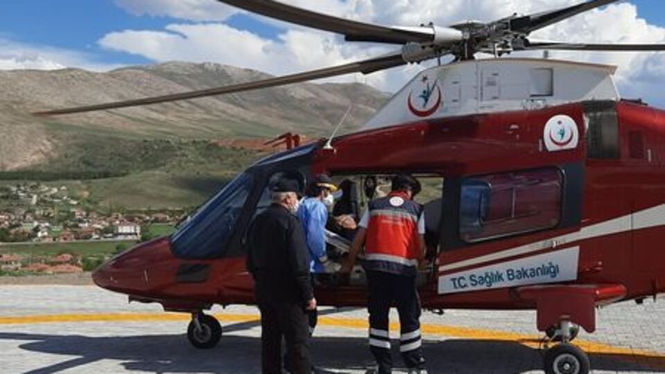 Ambulans helikopter hayat kurtardı