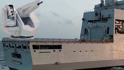 Hedefi denizden vuracak