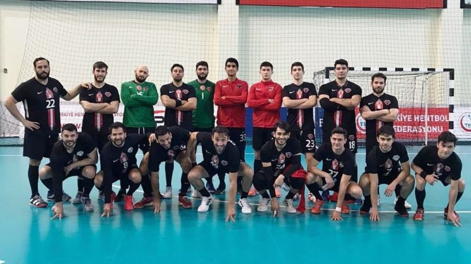 Hentbolda şampiyon Spor Toto