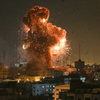 İsrail savaş uçaklarından Gazze'ye yoğun saldırı