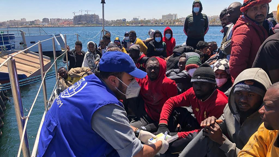 Libya açıklarında yakalanan 650'den fazla sığınmacı zorla geri gönderildi