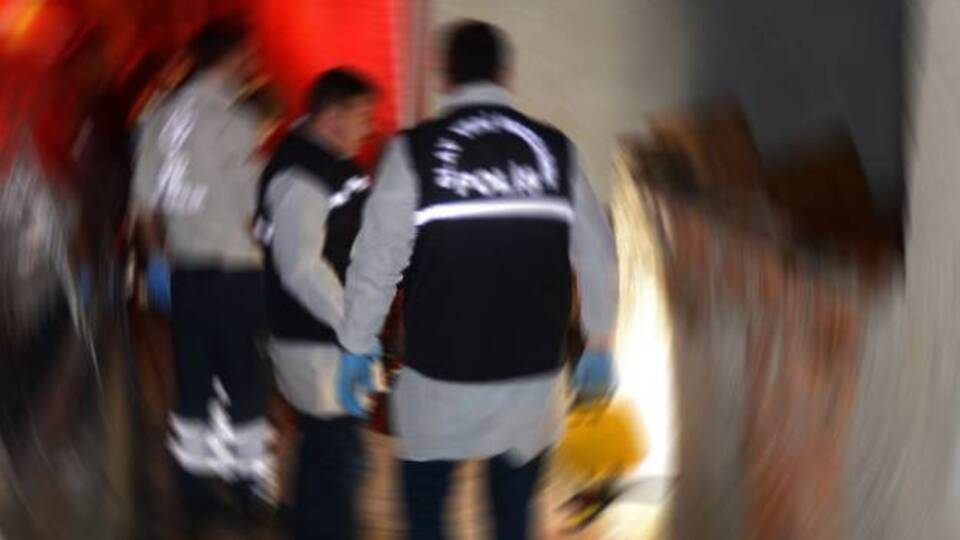 Kısıtlama saatinde husumetlisini öldürdü