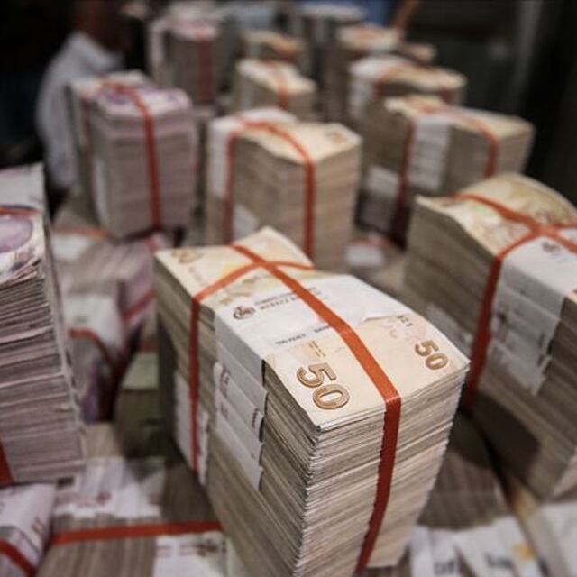 Bankacılık sektörünün kredi hacmi azaldı