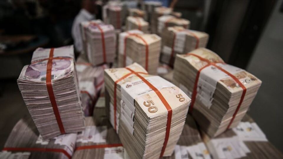 Bankacılık sektörünün kredi hacmi azaldı