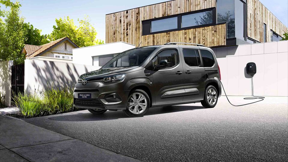 Japon ticariye elektrik geldi!