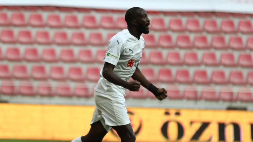 Yatabare imzayı attı