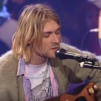 Saçları açık artırmada satıldı