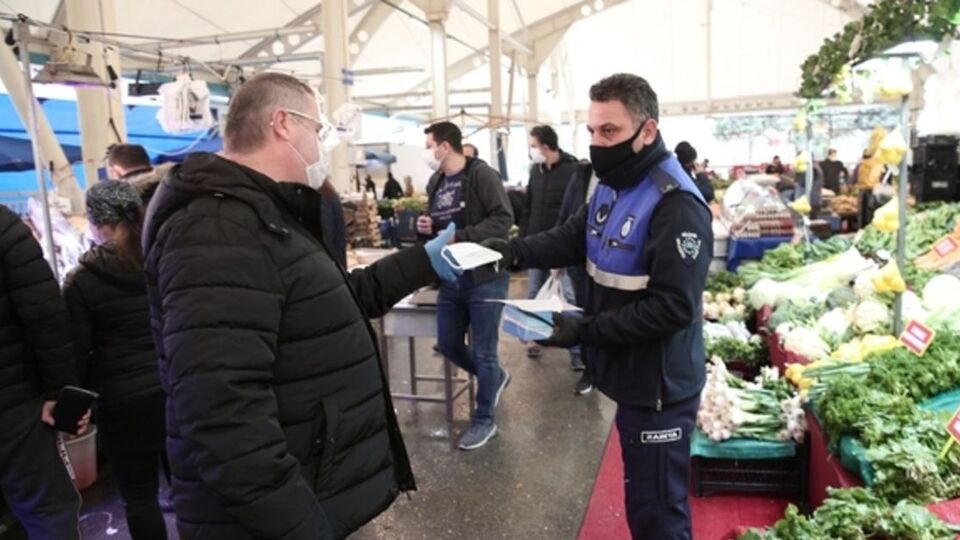 Pazarlar saat kaça kadar açık?