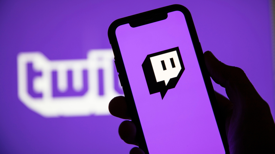 Twitch'te kanal açtı