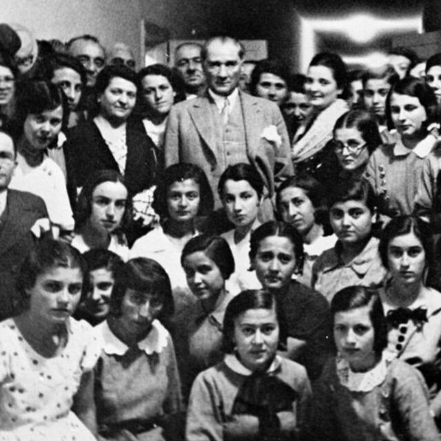 Gençlerle Atatürk!