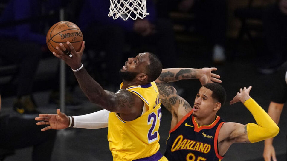Lakers, play-off biletini aldı