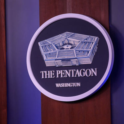 Pentagon'dan yeni UFO açıklaması!