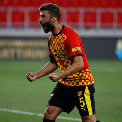 Galatasaray'dan ilk transfer! İmzaya geldi