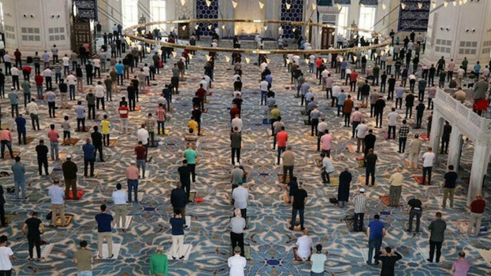 Bursa Cuma namazı saati kaçta?