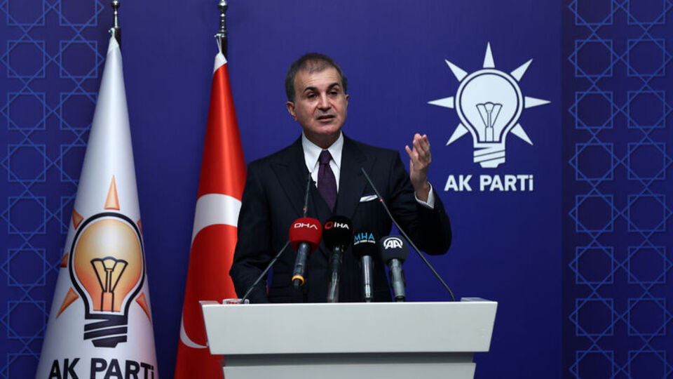 AK Parti Sözcüsü Çelik: Muhabir kılığında provokatör!