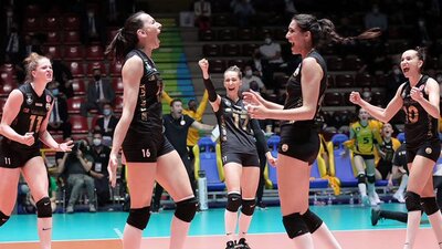 VakıfBank'a 4 iletişim ödülü