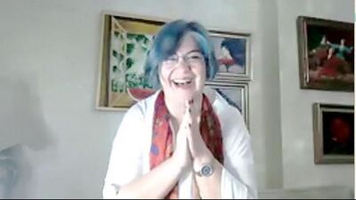 Pandemi döneminde hemşirelere 'kahkaha yogası'