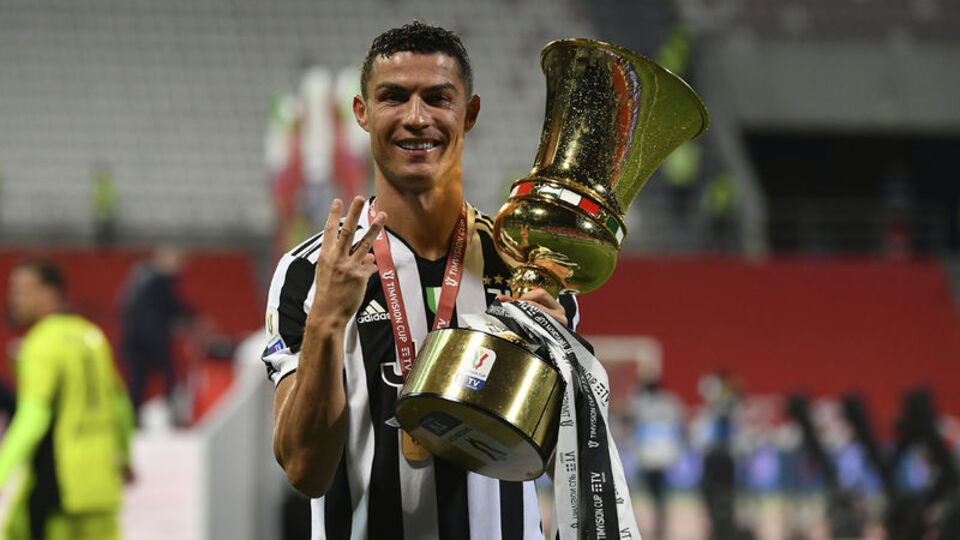 Sosyal medyada zirveyi bırakmıyor!