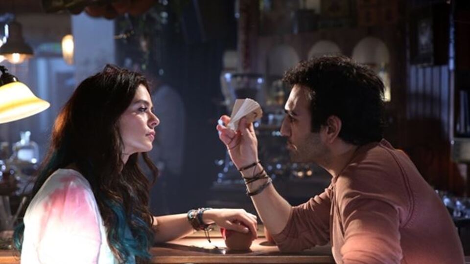 Acı Tatlı Ekşi filmi oyuncuları kimler?