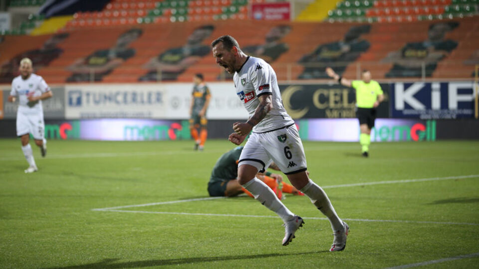 Denizlispor'da Bakalorz da gitti