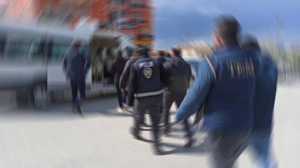 FETÖ şüphelileri saklandıkları evde yakalandı