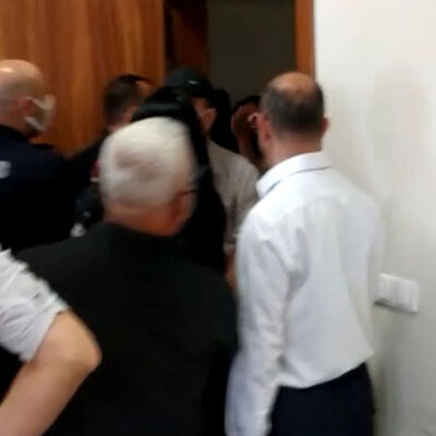 Boşanma davasında akılalmaz olay! Mübaşir de yaralandı!