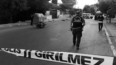 Kars'ta iki otomobil ve bir kamyonet kaza yaptı