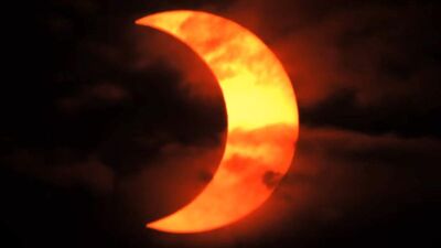 Güneş tutulmasının özelliği...