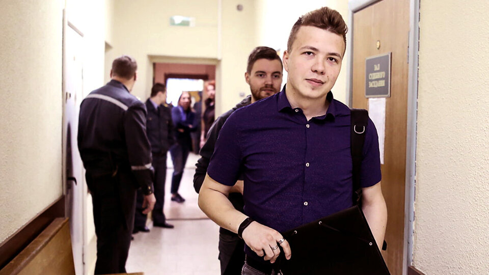 Belarus'ta uçakta gözaltına alınan gazeteciden ilk ifade