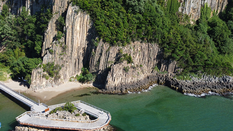 80 milyon yıllık lav sütunları turistleri bekliyor