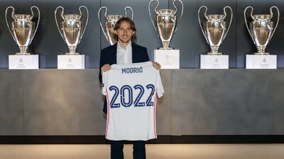 Modric imzayı attı!