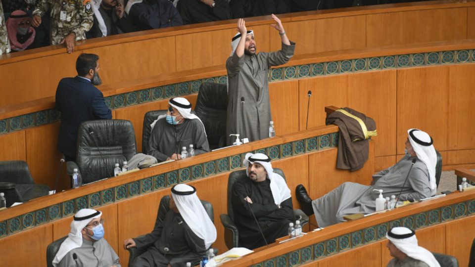 Kuveyt parlamentosunda koltuk krizi
