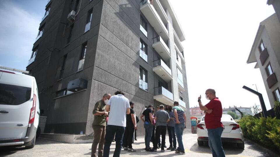 Kardeşini öldürüp, intihar etti