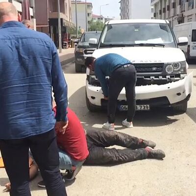 Çarptığı yerde yattı! O tampona baktı!