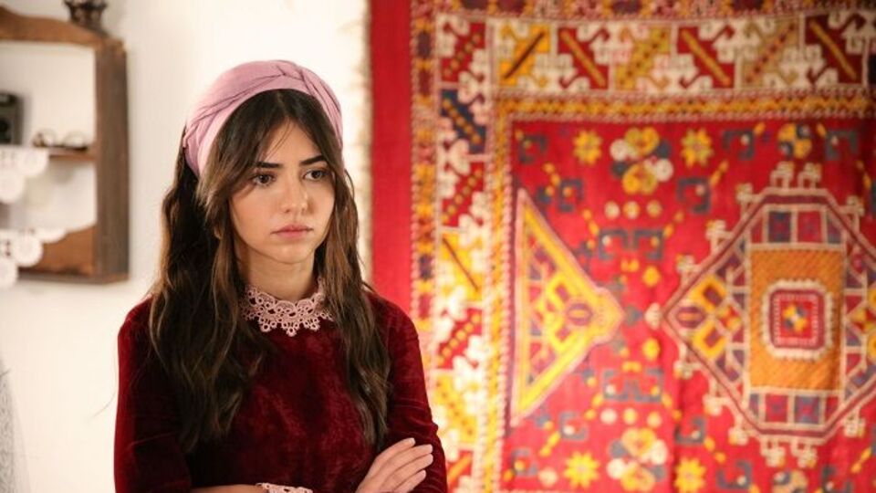 Aile Hükümeti filmi oyuncuları kimler?