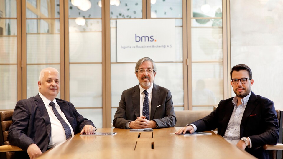 İngiliz sigorta devi geldi